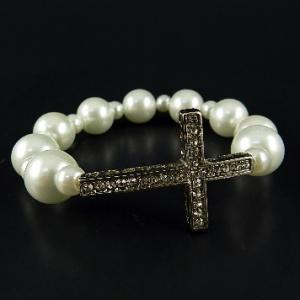 Cross Bracelet With Pearls White